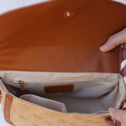 Griffin Crossbody Bag Natural Black DQ